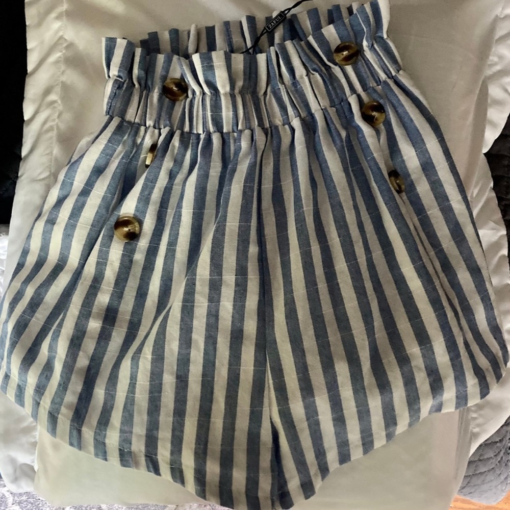 High waist pinstripe NEW shorts